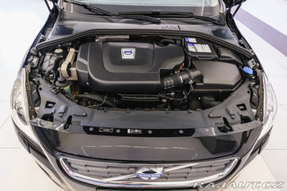 Volvo V60 D3 120kW man. 5vál. Servi 2011