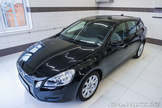 Volvo V60 D3 120kW man. 5vál. Servi 2011