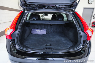 Volvo V60 D3 120kW man. 5vál. Servi 2011