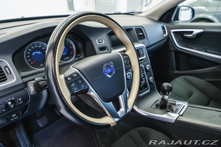 Volvo V60 D3 120kW man. 5vál. Servi 2011
