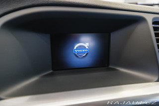 Volvo V60 D3 120kW man. 5vál. Servi 2011