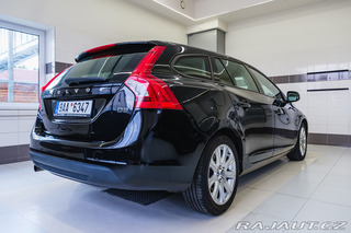 Volvo V60 D3 120kW man. 5vál. Servi 2011