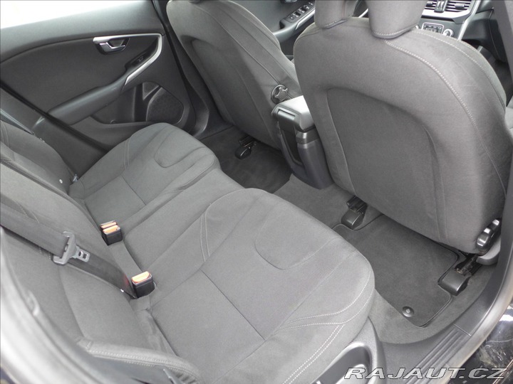 Volvo V40 1,6 D2 DIGI AC KAMERA SER 2013