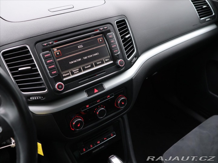 Volkswagen Sharan 2,0 TDI 130kW DSG Highlin 2014