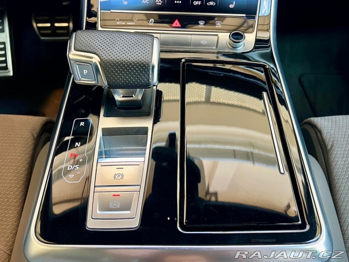 Audi Q8 50TDI QUATTRO S-LINE, VZD 2020