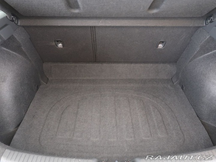 Hyundai i30 1.5MPI,80KW,1Maj,CZ,Manuá 2023