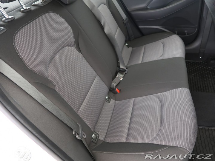 Hyundai i30 1.5MPI,80KW,1Maj,CZ,Manuá 2023