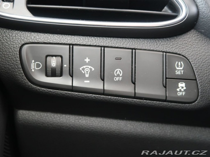 Hyundai i30 1.5MPI,80KW,1Maj,CZ,Manuá 2023
