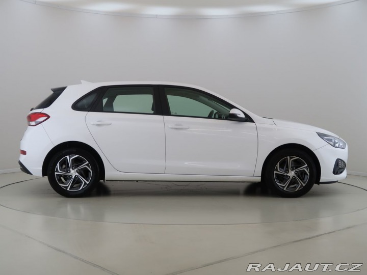 Hyundai i30 1.5MPI,80KW,1Maj,CZ,Manuá 2023
