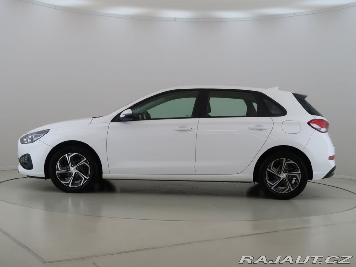 Hyundai i30 1.5MPI,80KW,1Maj,CZ,Manuá 2023