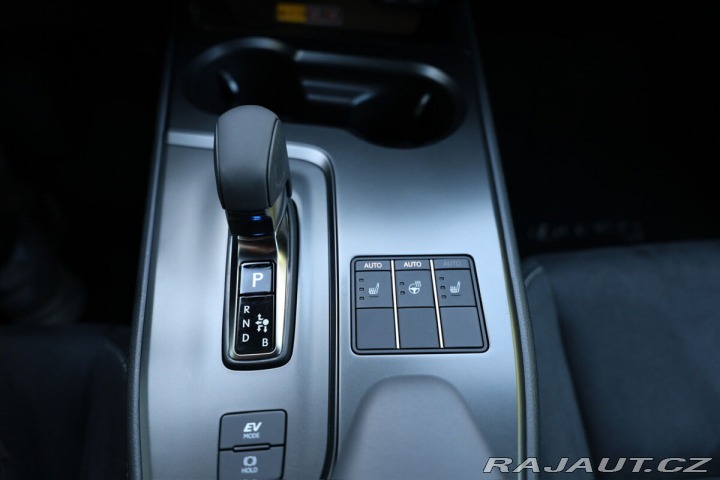 Lexus Ostatní modely UX 300h 300H 2.0 HEV BUSINESS TEC 2025
