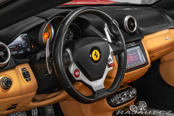 Ferrari California ROSSO CORSA/KAMERA/ 2010