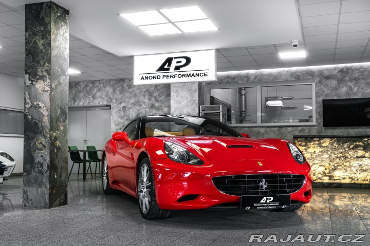 Ferrari California ROSSO CORSA/KAMERA/ 2010