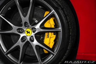 Ferrari California ROSSO CORSA/KAMERA/ 2010