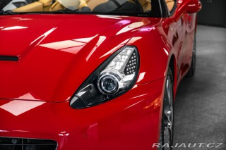 Ferrari California ROSSO CORSA/KAMERA/ 2010