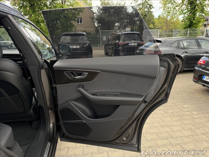 Audi Q8 50 tdi S-line Nez. top. 2025