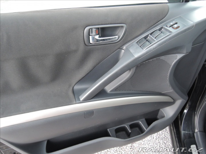 Toyota Corolla Verso 2,2 D-4D Tažné Senzory 2006