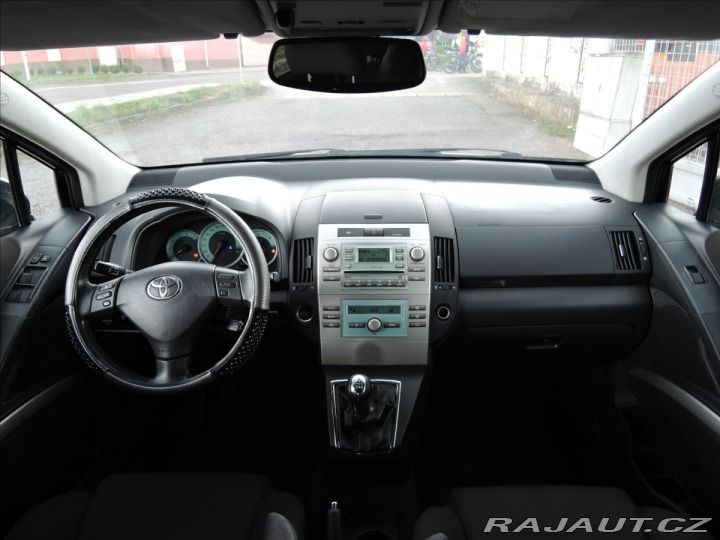 Toyota Corolla Verso 2,2 D-4D Tažné Senzory 2006