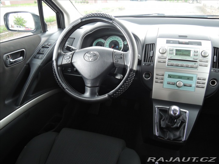 Toyota Corolla Verso 2,2 D-4D Tažné Senzory 2006