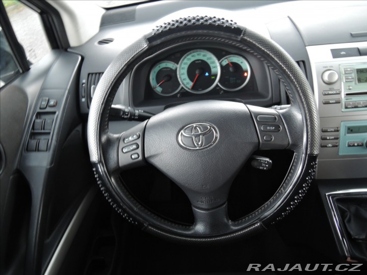 Toyota Corolla Verso 2,2 D-4D Tažné Senzory 2006