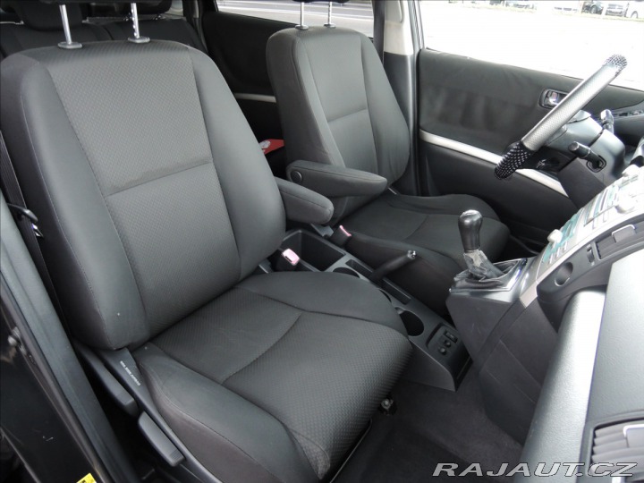 Toyota Corolla Verso 2,2 D-4D Tažné Senzory 2006