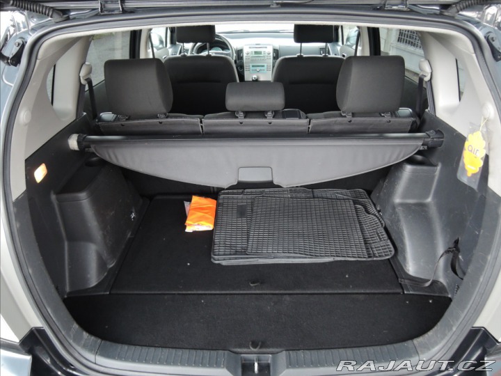 Toyota Corolla Verso 2,2 D-4D Tažné Senzory 2006