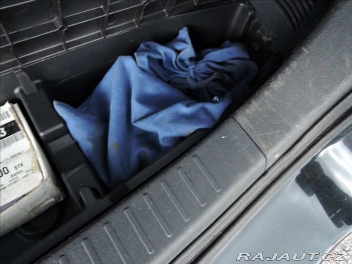 Toyota Corolla Verso 2,2 D-4D Tažné Senzory 2006