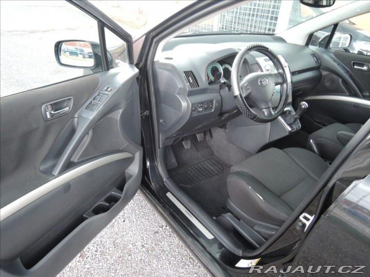 Toyota Corolla Verso 2,2 D-4D Tažné Senzory 2006