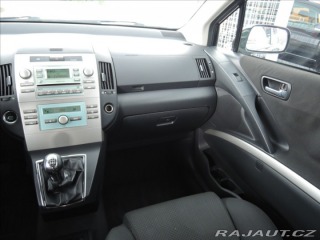 Toyota Corolla Verso 2,2 D-4D Tažné Senzory 2006