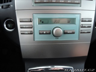 Toyota Corolla Verso 2,2 D-4D Tažné Senzory 2006
