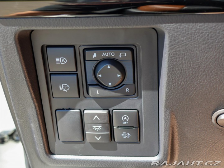Toyota Land Cruiser 2,8 D-4D 150kW Executive 2023