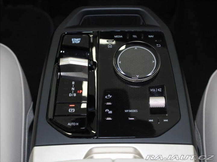 BMW iX 0,1 xDrive50 H/K 1.maj.ČR 2023