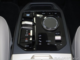 BMW iX 0,1 xDrive50 H/K 1.maj.ČR 2023