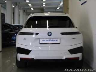 BMW iX 0,1 xDrive50 H/K 1.maj.ČR 2023