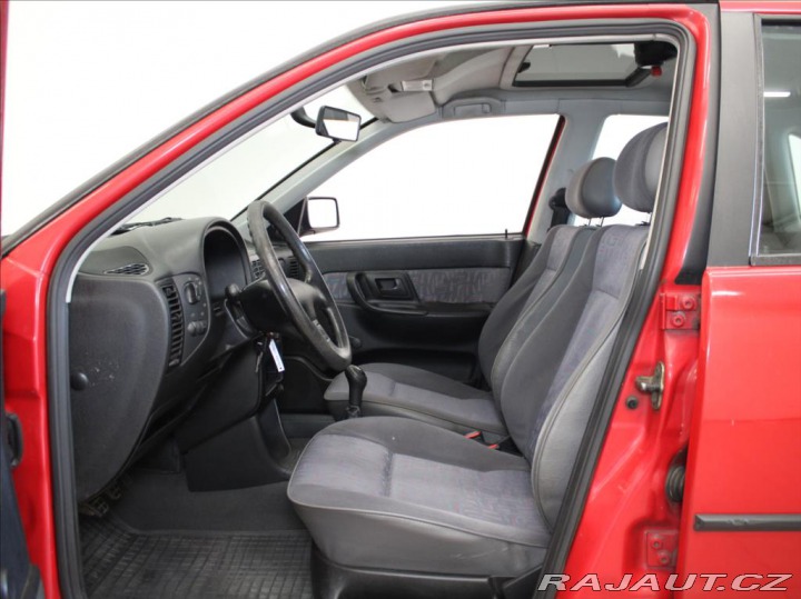 Seat Cordoba 1,9 SDi 47kW 1.maj.ČR Nov 1997