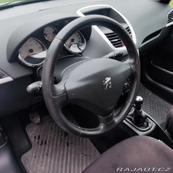 Peugeot 207 1,4 2012