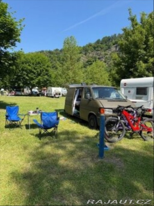 Volkswagen Transporter 1,9   T4 s obytnou vestav 2000