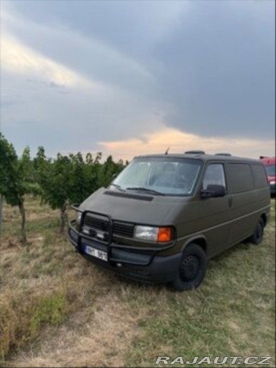 Volkswagen Transporter 1,9   T4 s obytnou vestav 2000