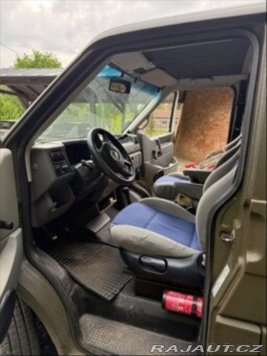 Volkswagen Transporter 1,9 T4 s obytnou vestav 2000