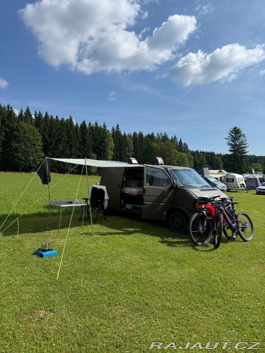 Volkswagen Transporter 1,9 T4 s obytnou vestav 2000