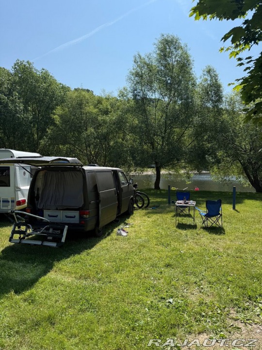 Volkswagen Transporter 1,9 T4 s obytnou vestav 2000