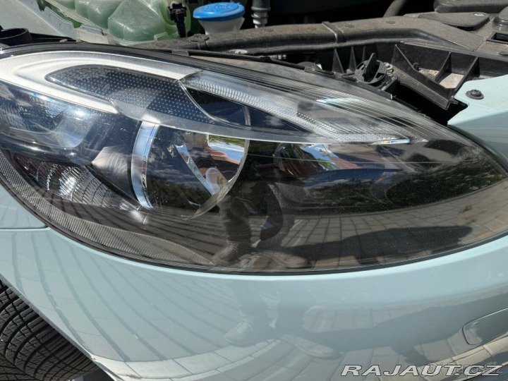 Volvo V40  2018