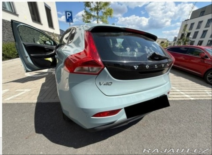 Volvo V40  2018