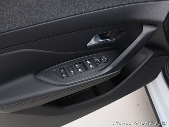 Peugeot 408 1.2PureTech,96kW,ALLURE,A 2024
