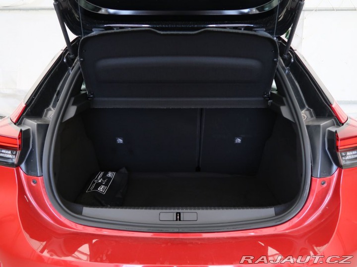 Opel Corsa 1.2TURBO,74kW,GS,AT8 2025