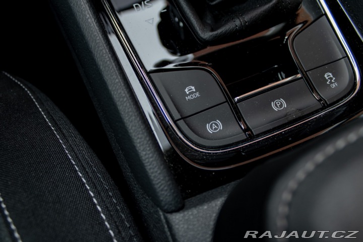 Škoda Karoq / 2.0 TDI/ Selection/ DS 2024
