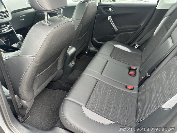 Peugeot 2008 1.2T 81kw Allure 2016