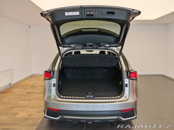 Lexus Ostatní modely NX 300h 2.5 LUXURY LIMITED EDITIO 2018