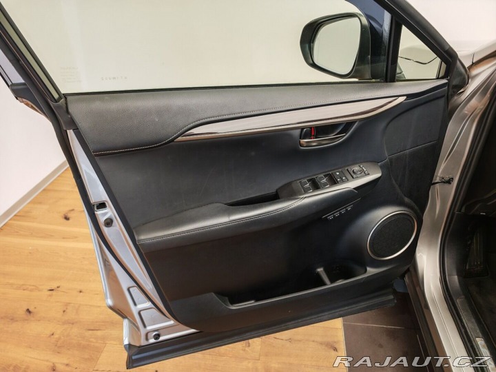 Lexus Ostatní modely NX 300h 2.5 LUXURY LIMITED EDITIO 2018
