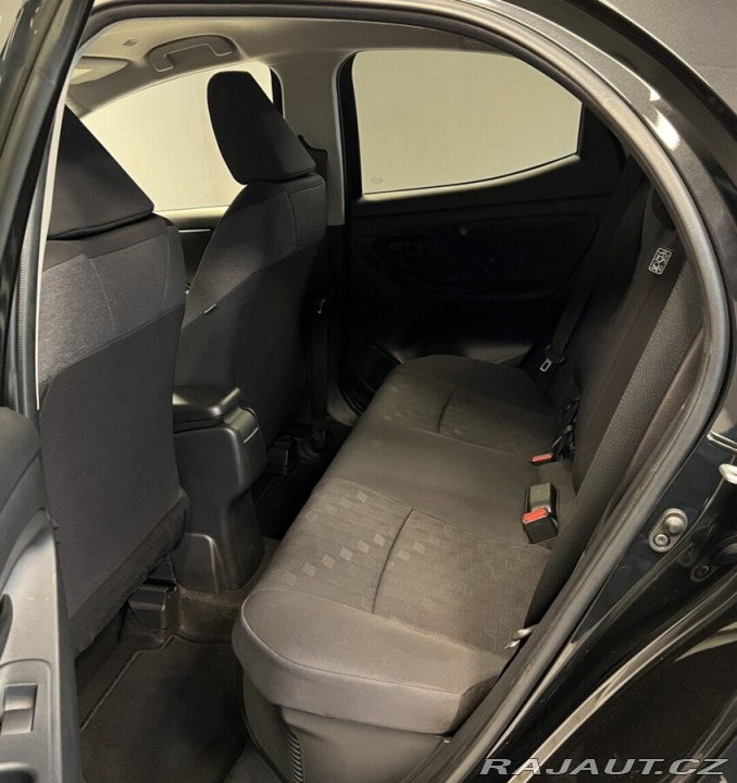 Toyota Yaris 1.5 Hybrid AT STYLE 2025